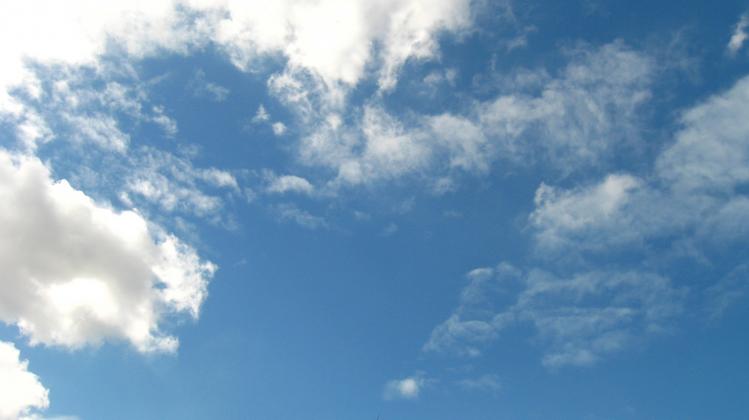 Appearance_of_sky_for_weather_forecast,_Dhaka,_Bangladesh