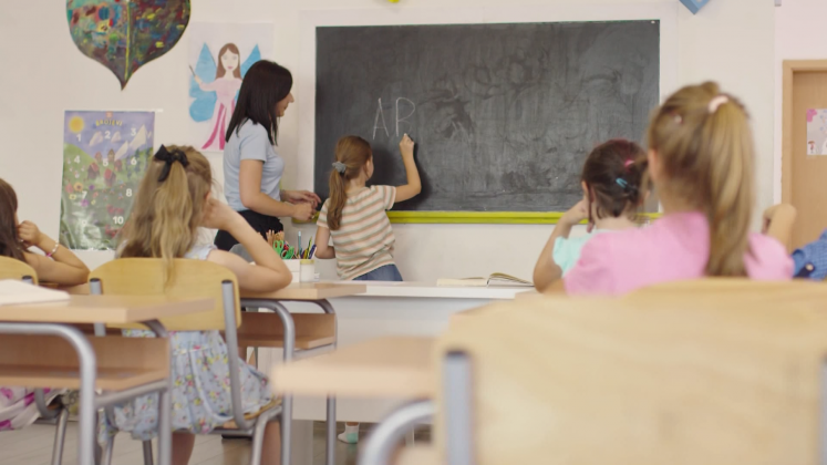 n617223v5_PREȚ GRUPE.mxf.00_00_00_00.Still001