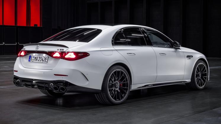 New-2024-Mercedes-AMG-E-53-HYBRID-4MATIC_12