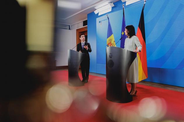 Annalena Baerbock și Mihai Popșoi