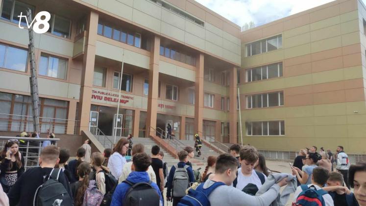 incendiu liceu deleanu
