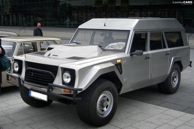 Lamborghini-LM002-estate_2
