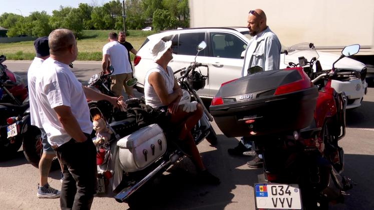 MOTOCICLISTI CURATENIE