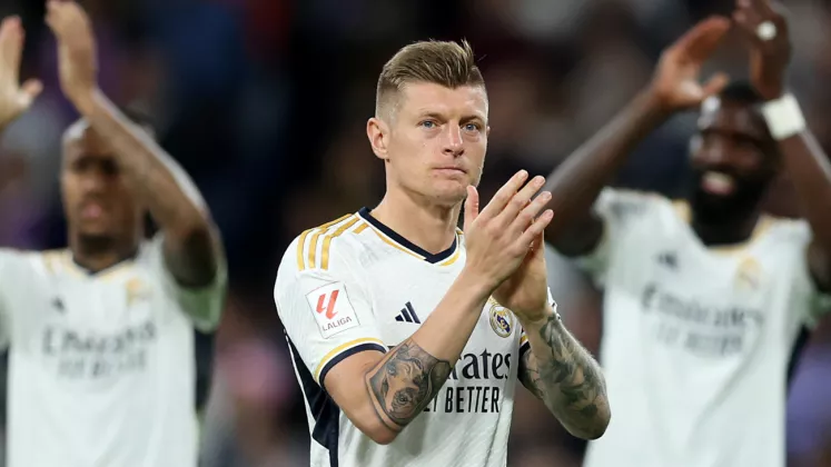 toni-kroos-en-el-duelo-entre-el-deportivo-alaves-y-el-real-madrid-en-laliga-ea-sports