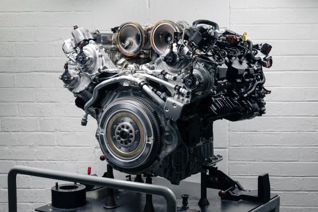 Bentley-Ultra-Performance-Hybrid-engine_0