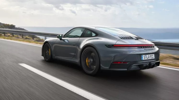 New-2024-Porsche-911-Carrera-GTS_1