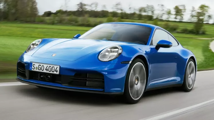 New-2024-Porsche-911-Carrera_2