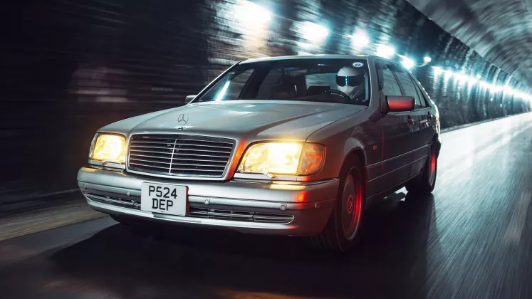 Mercedes-S-600-AMG-W140-F1-exhaust_1