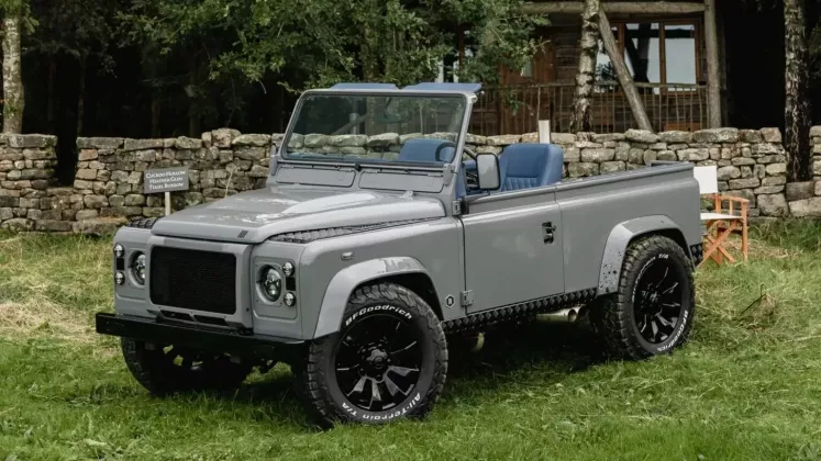 Lando-Norris-Retro-Automotive-Defender_66