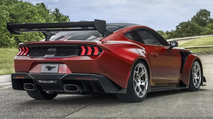 New-2024-Ford-Mustang-GTD-Carbon-Series_2