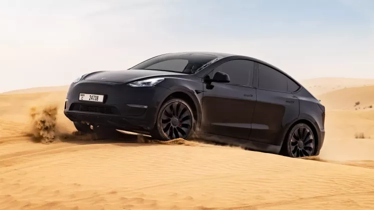 Tesla-Model-Y-desert