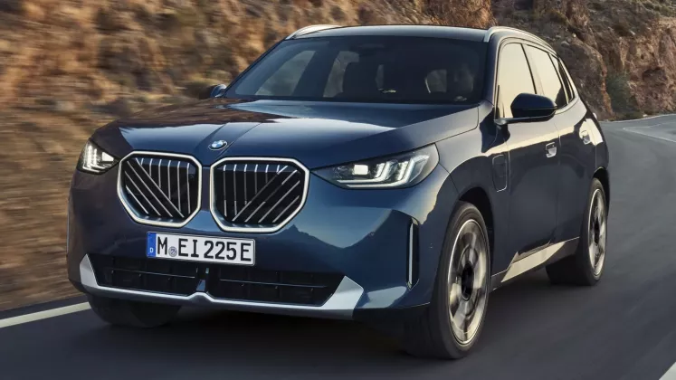 New-2025-BMW-X3-30e-xDrive_36