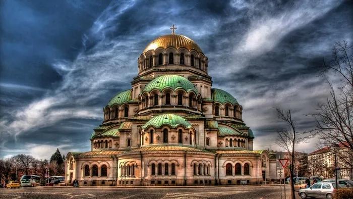edificiul-multicolor-este-un-simbol-al-sofiei