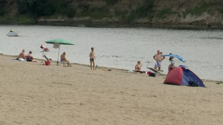 n688247v7_PLAJE NISTRU.mxf.00_00_21_00.Still001