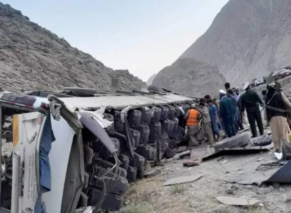 afganistan-autocar-accident-tw1