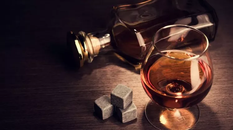 Photo-Wallpaper-A-Glass-Of-Cognac_big01-900x505