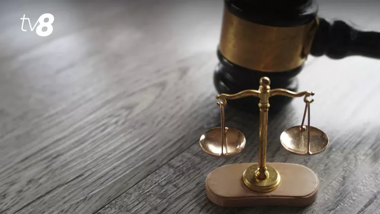 justitie ciocan balanta judecat