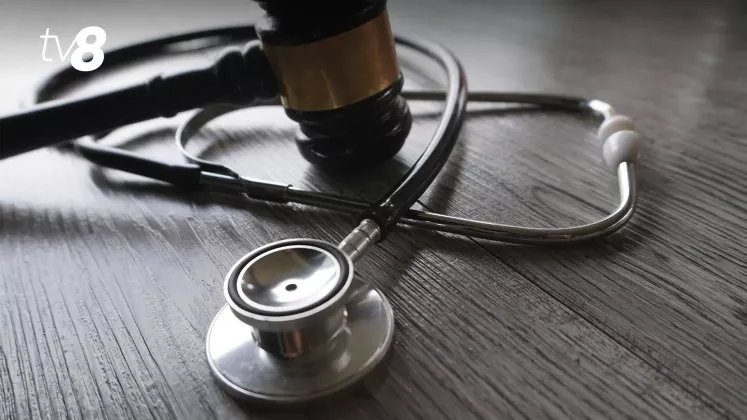 justitie ciocan medicina judecat