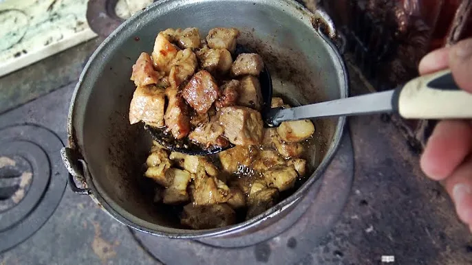 Jumări ceaun mâncare