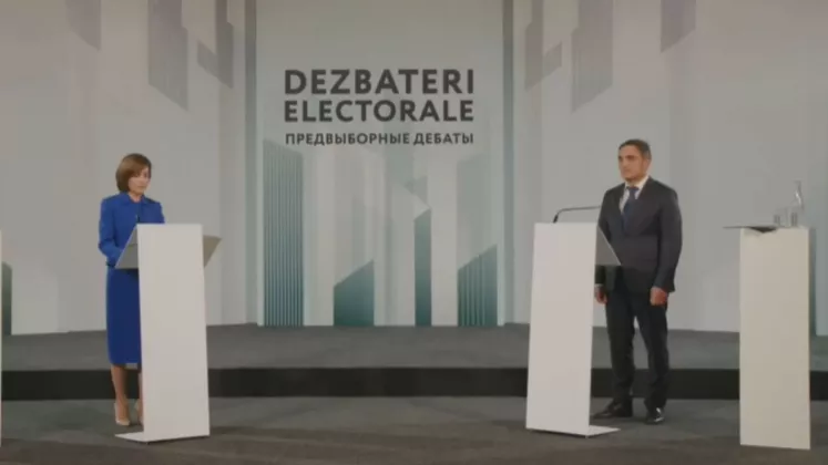dezbatere