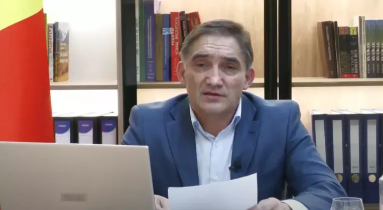 Стояногло