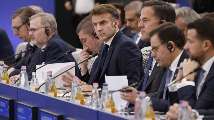 macron budapesta
