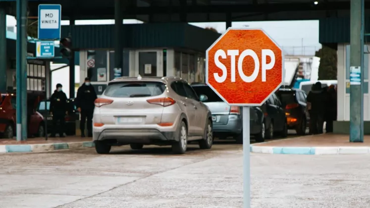 stop frontiera