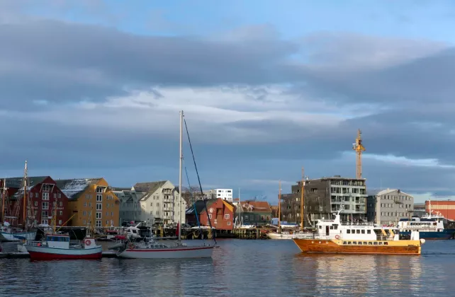 221026-Tromso-harbor-al-0847-a6cd0a
