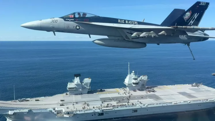 Avionul FA-18 Hornet