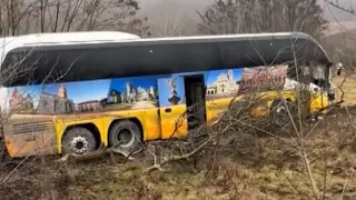 /VIDEO/ Un autocar de pe ruta Kiev-Chișinău a derapat de pe traseu: Soarta celor 18 pasageri