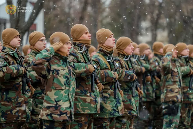 солдаты