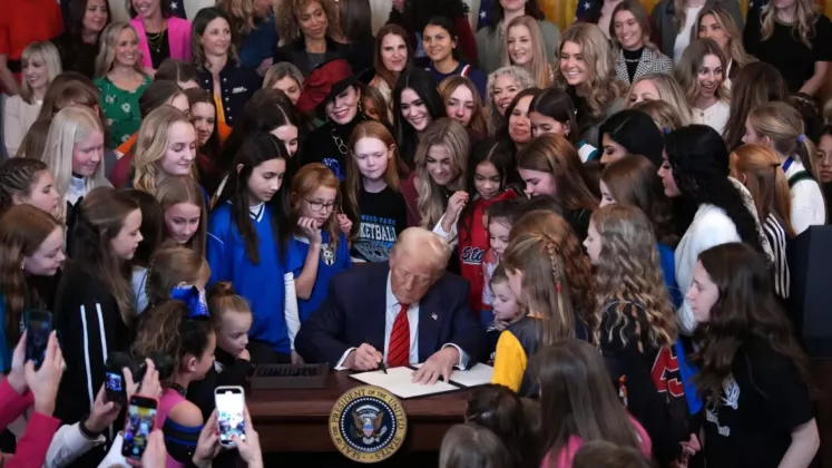 trump ordin trannsexuali