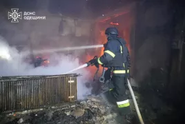 /ВИДЕО/ В результате атаки по Одессе часть города осталась без света, воды и тепла. Есть погибший