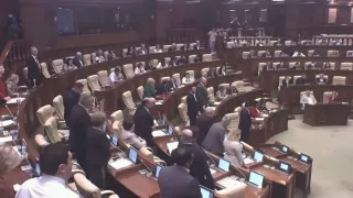 Депутаты парламента, которые ранее отказались почтить память жертв войны в Украине, скорбят о погибших в Москве