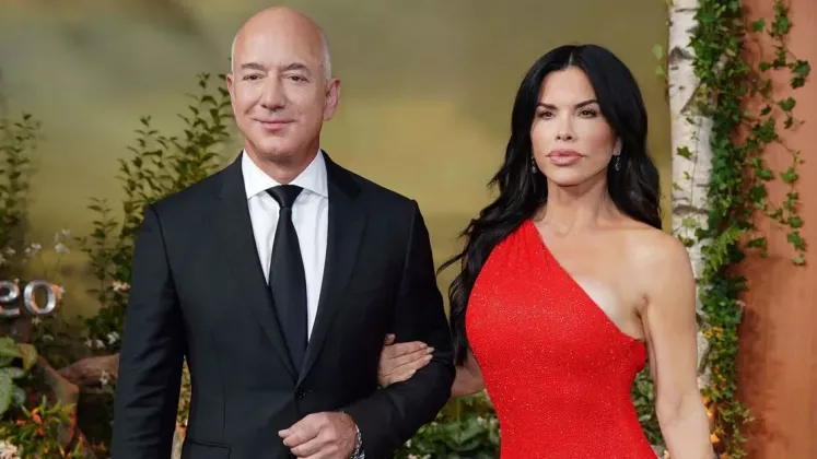 230522141938-bezos-lauren-sanchez