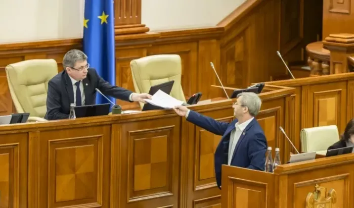 вотум недоверия министру юстиции