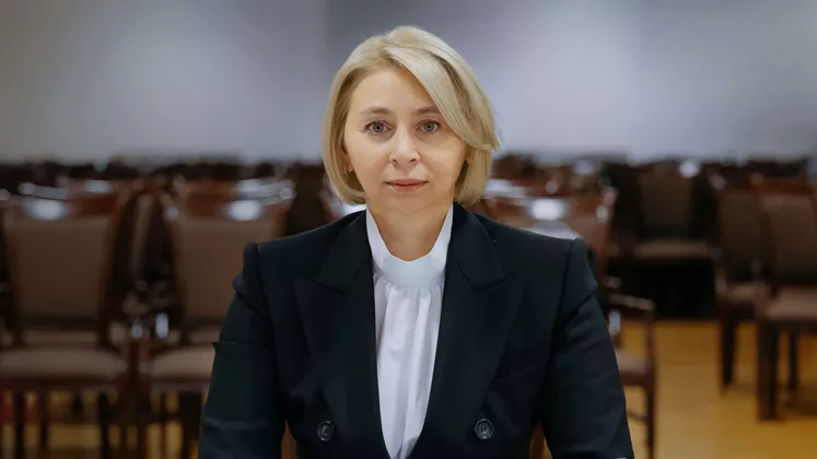 Emilia (55)