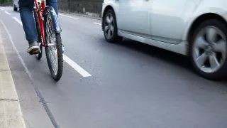 /ВИДЕО/ Во Флорештах машина сбила пожилого велосипедиста: мужчина не выжил