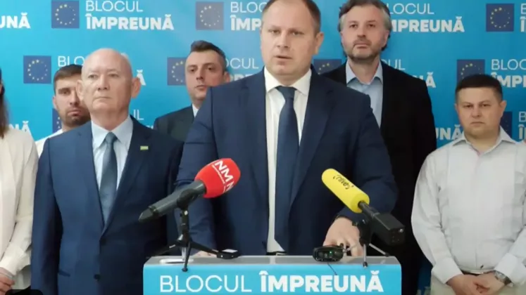 blocul împreună