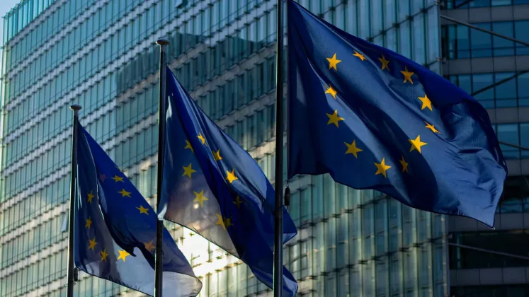UE