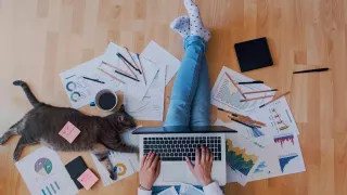 Профессиональное выгорание бьёт по учителям и врачам: сигнал тревоги — перегрузка и стресс