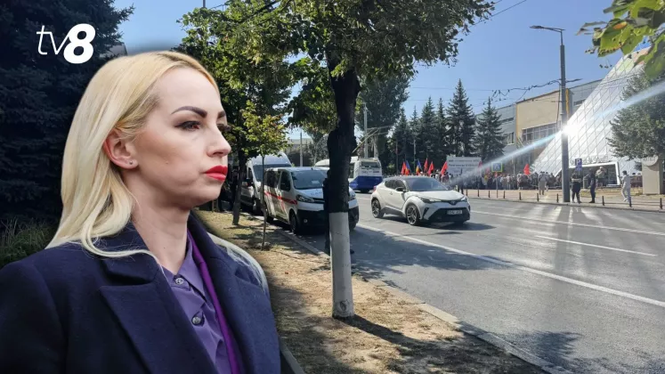 Emilia (69)