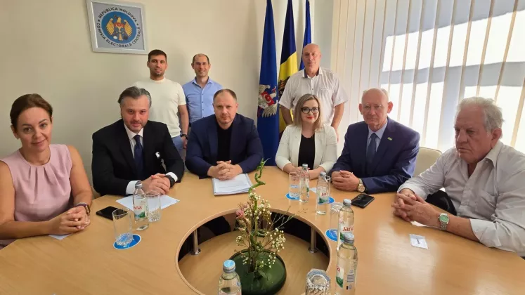 blocul împreună