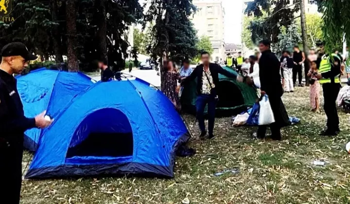 палатки протест шор