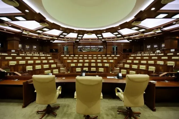 1627894173_13.-parlament-rm