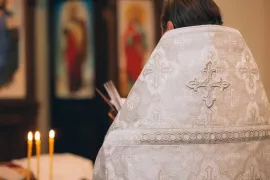 "Прости, ибо не ведал, что творил":  После кражи цепочки врачом скорой семья погибшего в ДТП жалуется на давление церкви