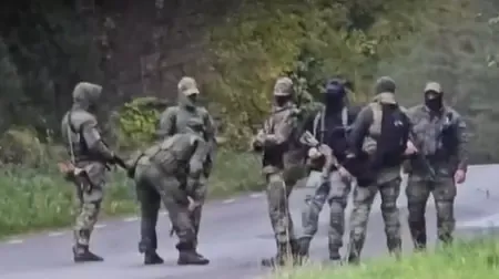 rusi-inarmati-fotografiati-granita-estonia-niciun-politist-frontiera-e1760266976951