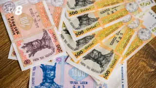 Mașină „cumpărată” cu 10.000 de lei și vândută de 25 de ori mai scump? Averea unei directoare de școală, la control