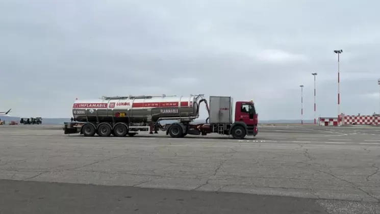 топливная цистерна лукойл в аэропорту кишинева