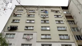 /ВИДЕО/ Жильцы старого дома на Ботанике опасаются обрушения: конфликт со стройфирмой длится уже 6 лет